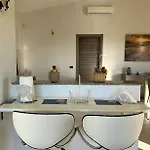 Isola Villa
