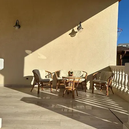 Isola Villa